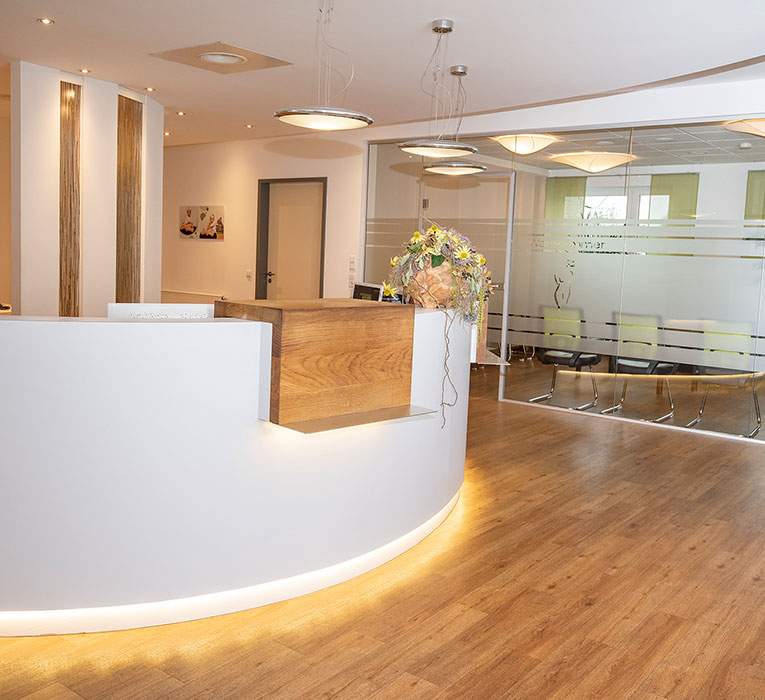 Empfangsbereich der Frauenarztpraxis Dres. Fischer in Dillingen